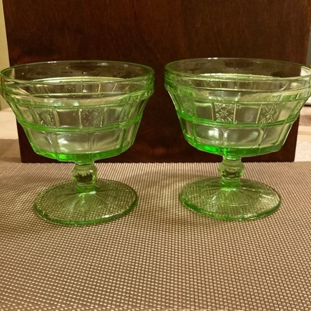 Vintage pair green Doric pattern Jeanette pedestal sherbet dishes